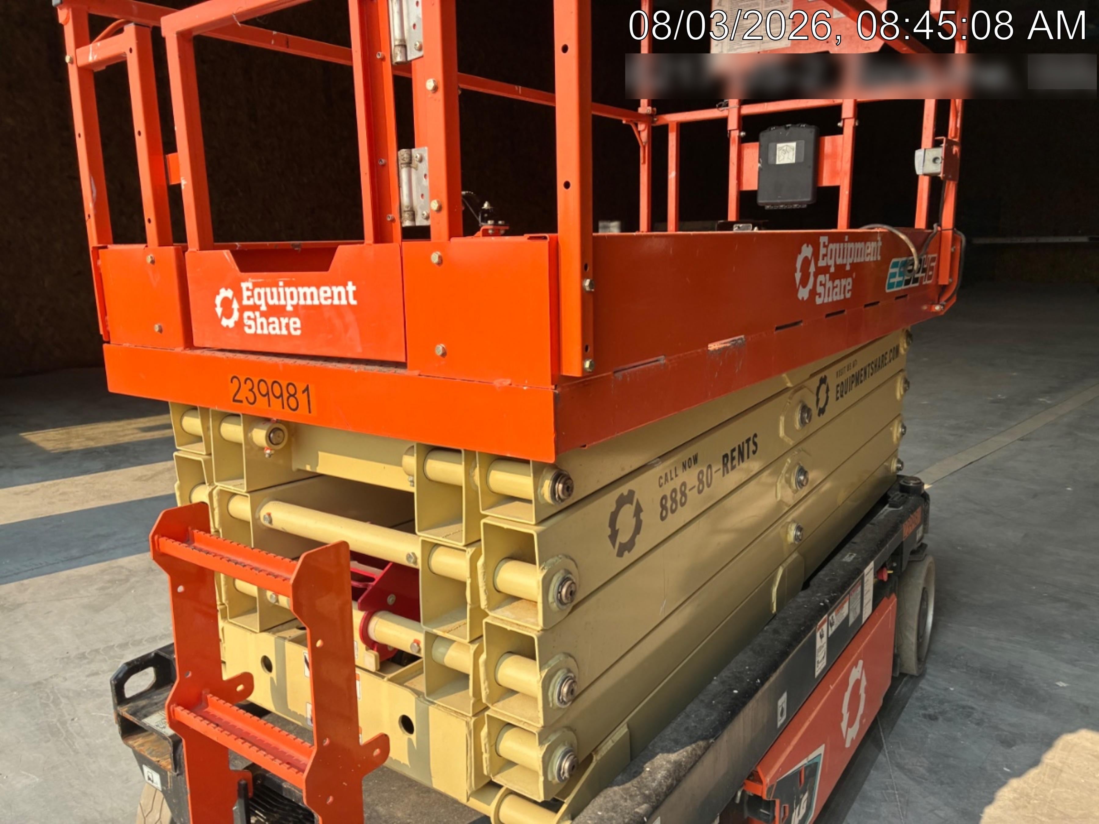2022 JLG ES3246