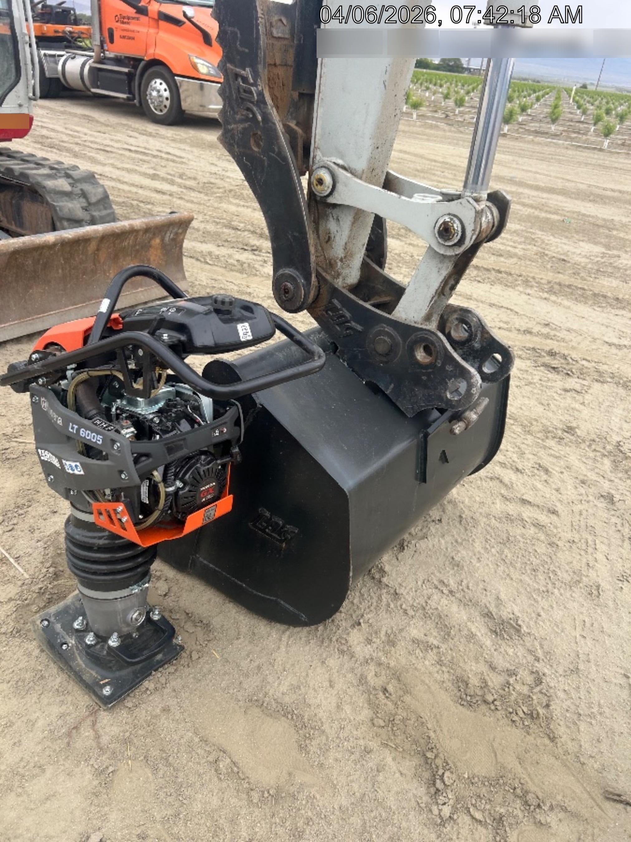 2024 HUSQVARNA LT6005