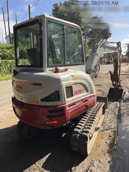 2021 TAKEUCHI TB235-2CR