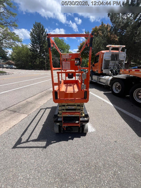2021 JLG ES1932