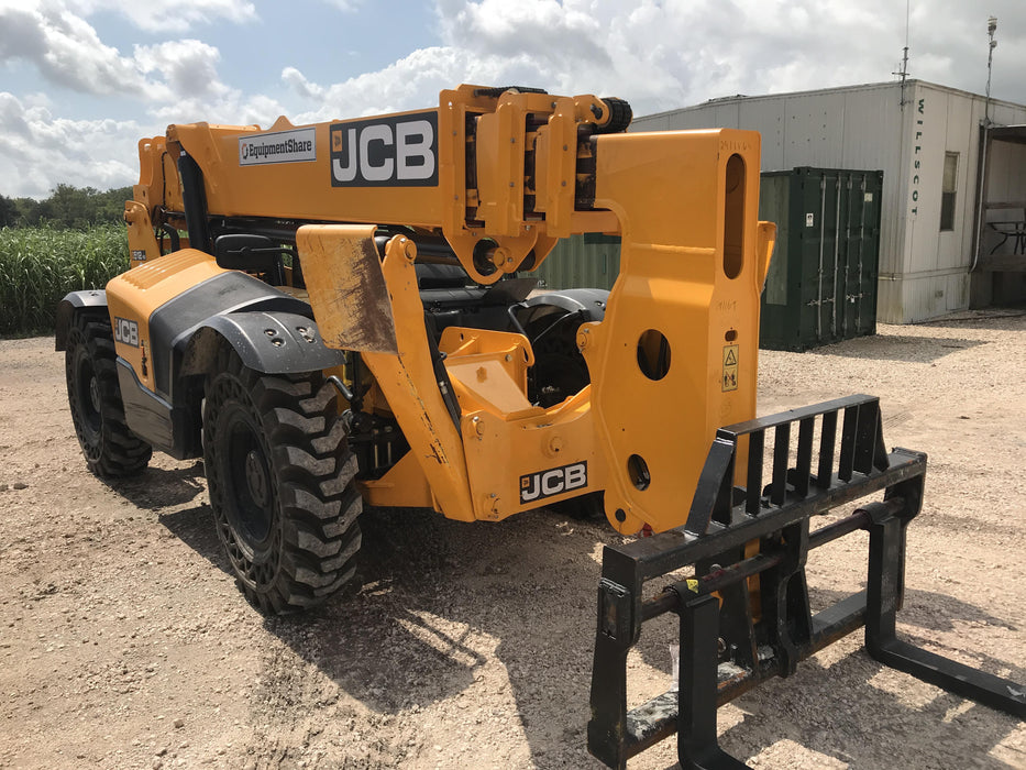 2020 JCB 512-56 Canopy, 74 HP, Solid Tires, STD Worklight, Beacon, Aux Hydraulics, Lifting Eye, Backup Alarm w/66" Carriage, 60" Forks