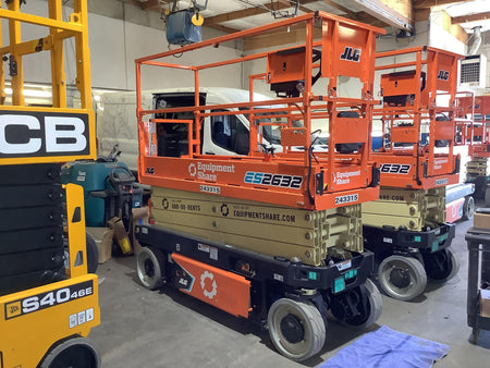 2022 JLG ES2632