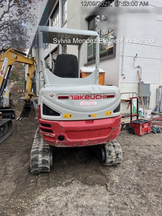 2022 TAKEUCHI TB235-2R