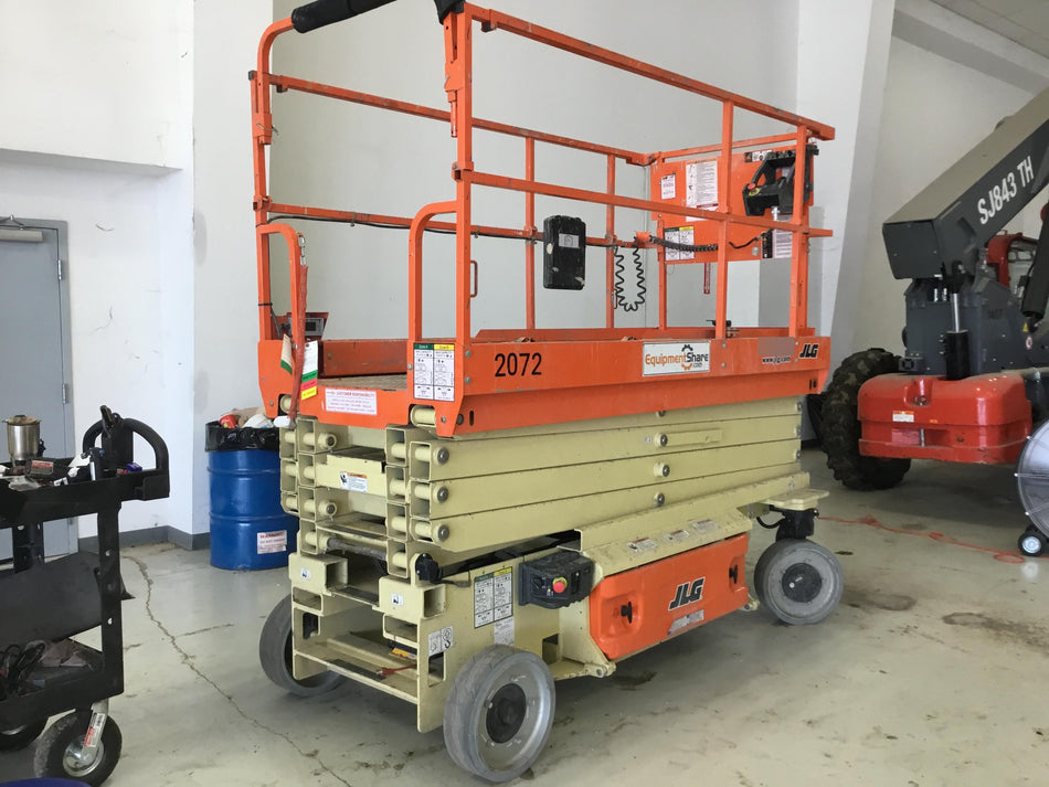 2016 JLG 3246ES