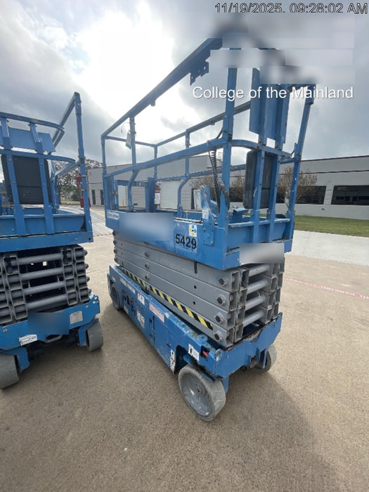 2017 Genie GS-3232 Genie GS3232 Narrow 32' Scissor Lift