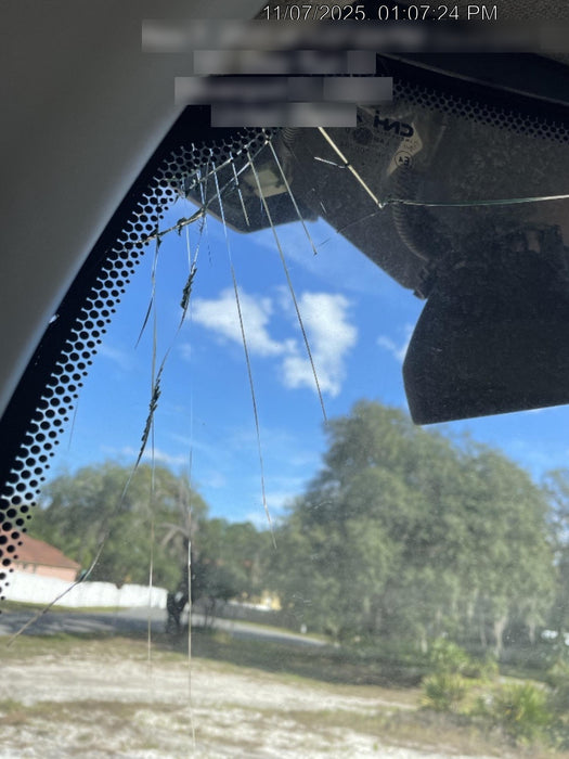 2017 Case 621G CLOSED CAB, JRB 416 STYLE HYD COUPLER