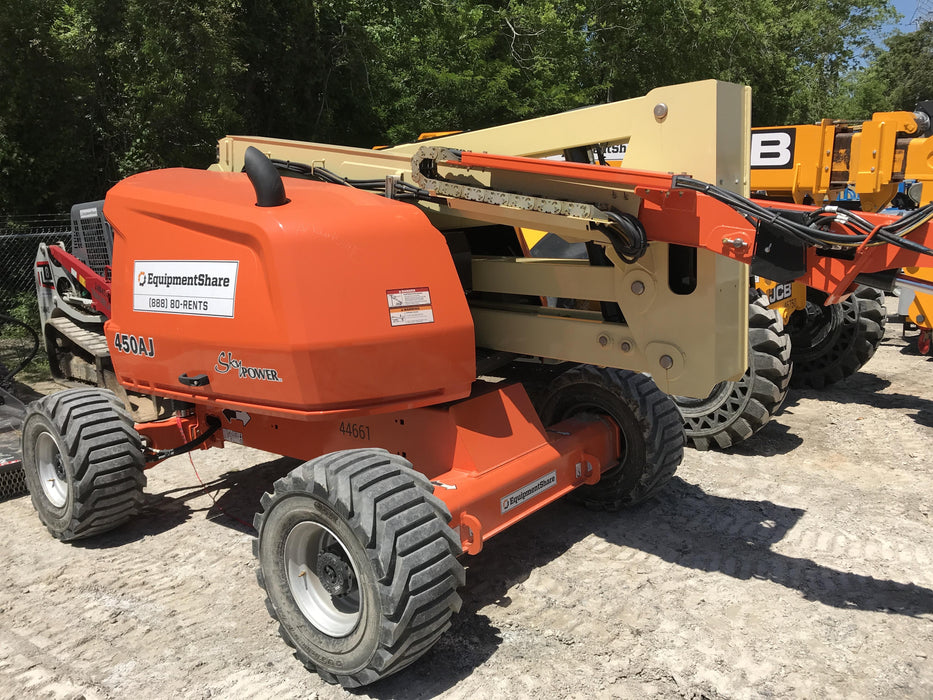2019 JLG 450AJ