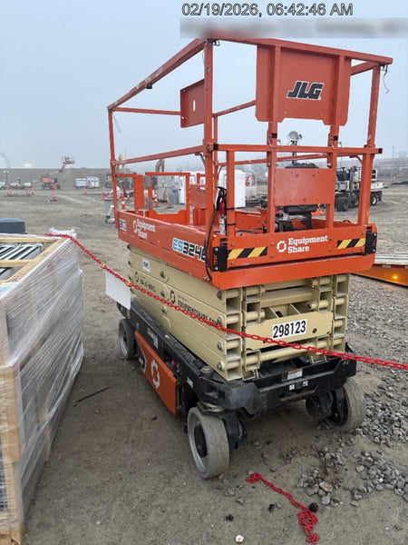 2023 JLG ES3246