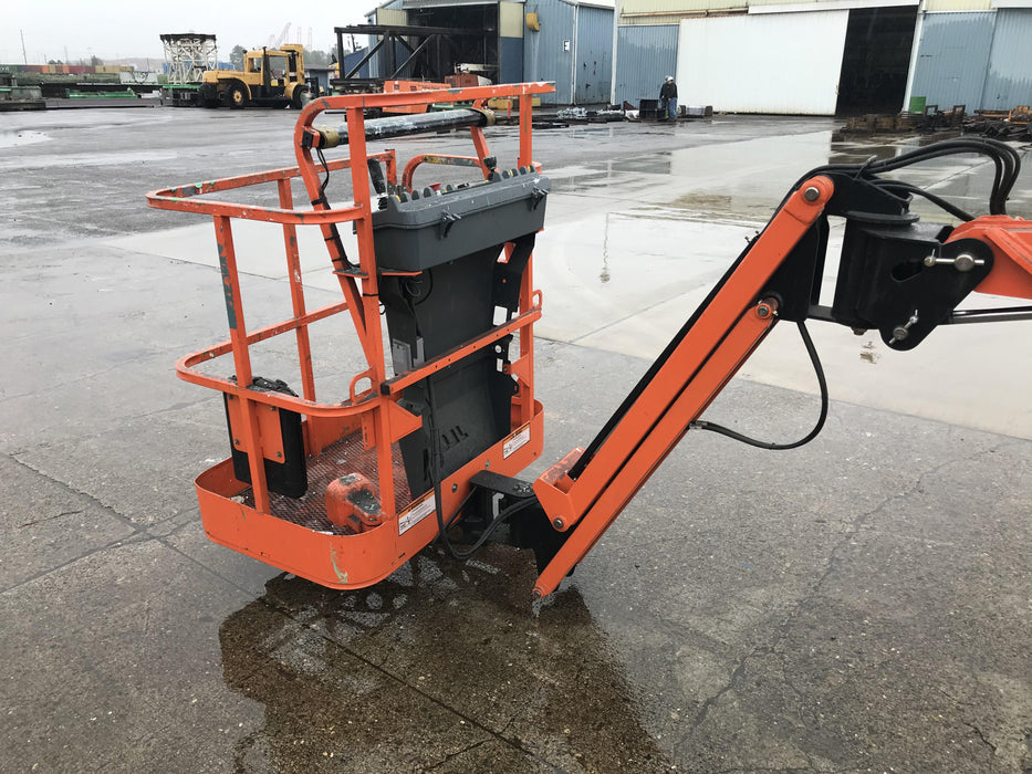 2019 JLG E400AJPN