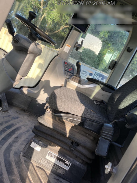 2017 Case 621G CLOSED CAB, JRB 416 STYLE HYD COUPLER