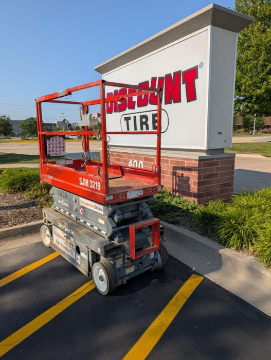 2018 Skyjack SJIII-3219 Skyjack SJIII3219 Scissor Lift w/Trojan Batteries