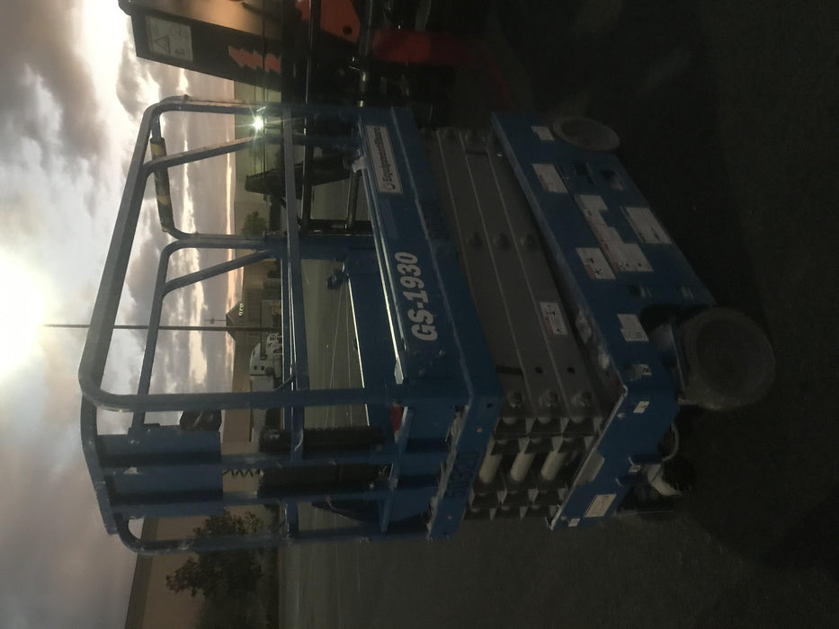 2019 Genie GS-1930 Fixed Rails with Chain Entry