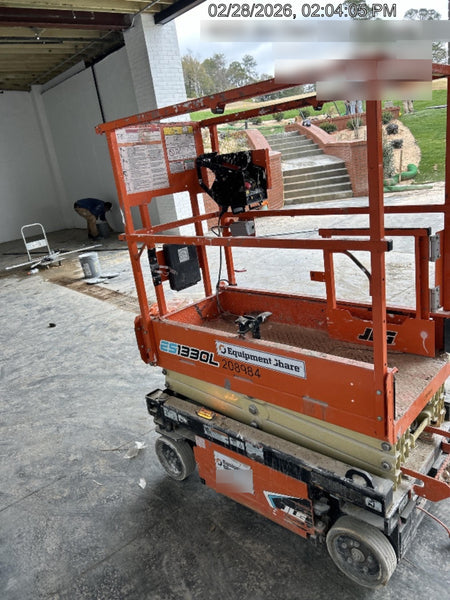 2022 JLG ES1330L