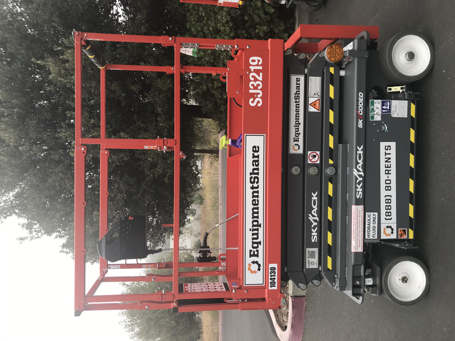 2020 Skyjack SJIII-3219 Solid NM Tires, Half height spring hinged entry gate, Dual Beacons, 800W Inverter