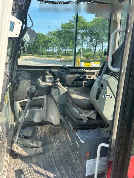 2022 TAKEUCHI TB250-2CR