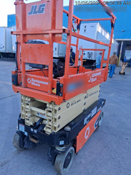2023 JLG ES1932