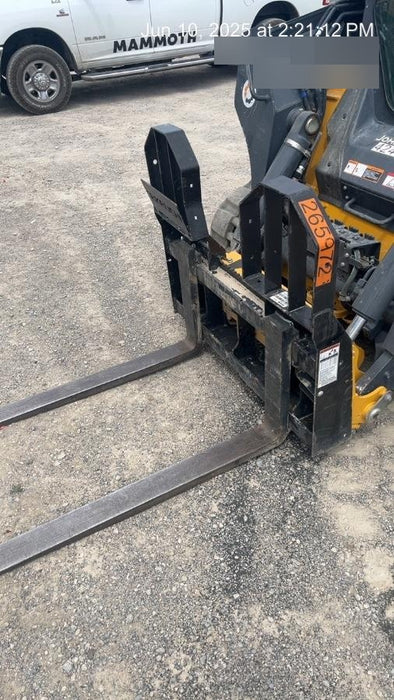2021 TAKEUCHI 48" Pallet Forks - Takeuchi