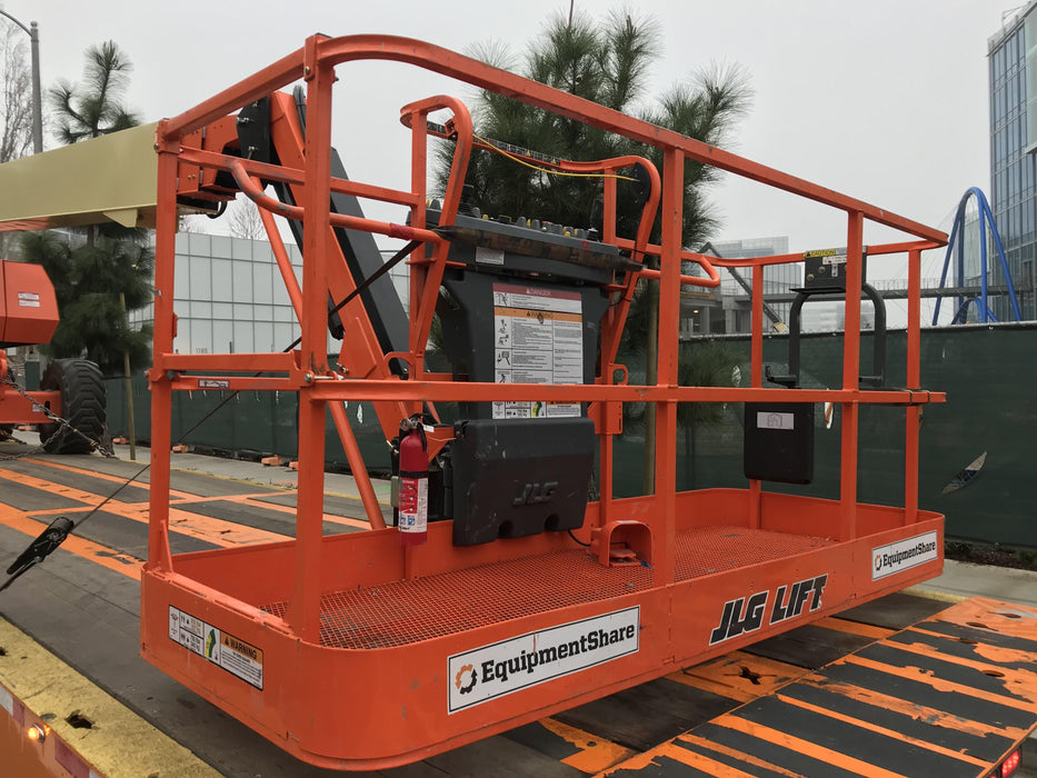 2019 JLG 860SJ