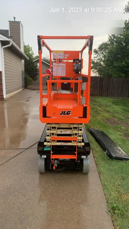 2023 JLG ES1932
