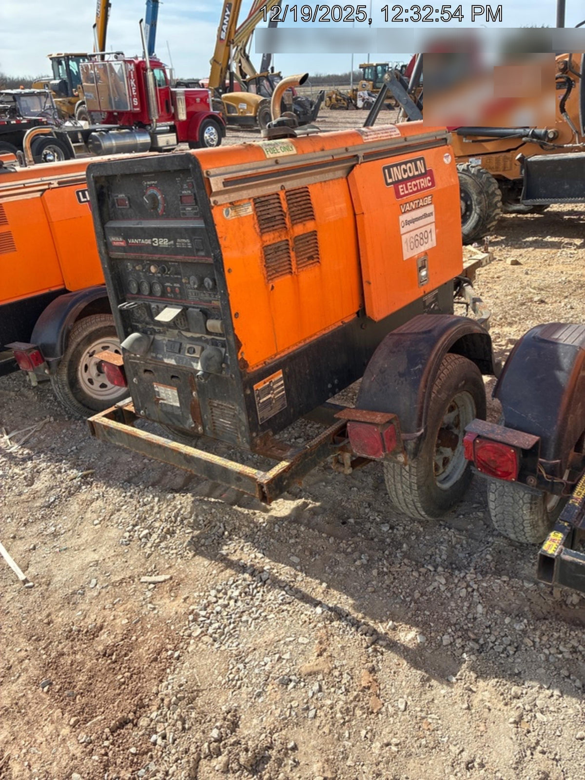 2021 Lincoln Electric Vantage 322 Vantage 322 Ready Pak 3 w/ Decals, ORANGE (includes trailer, cable rack, fender light kit) NO Telematics