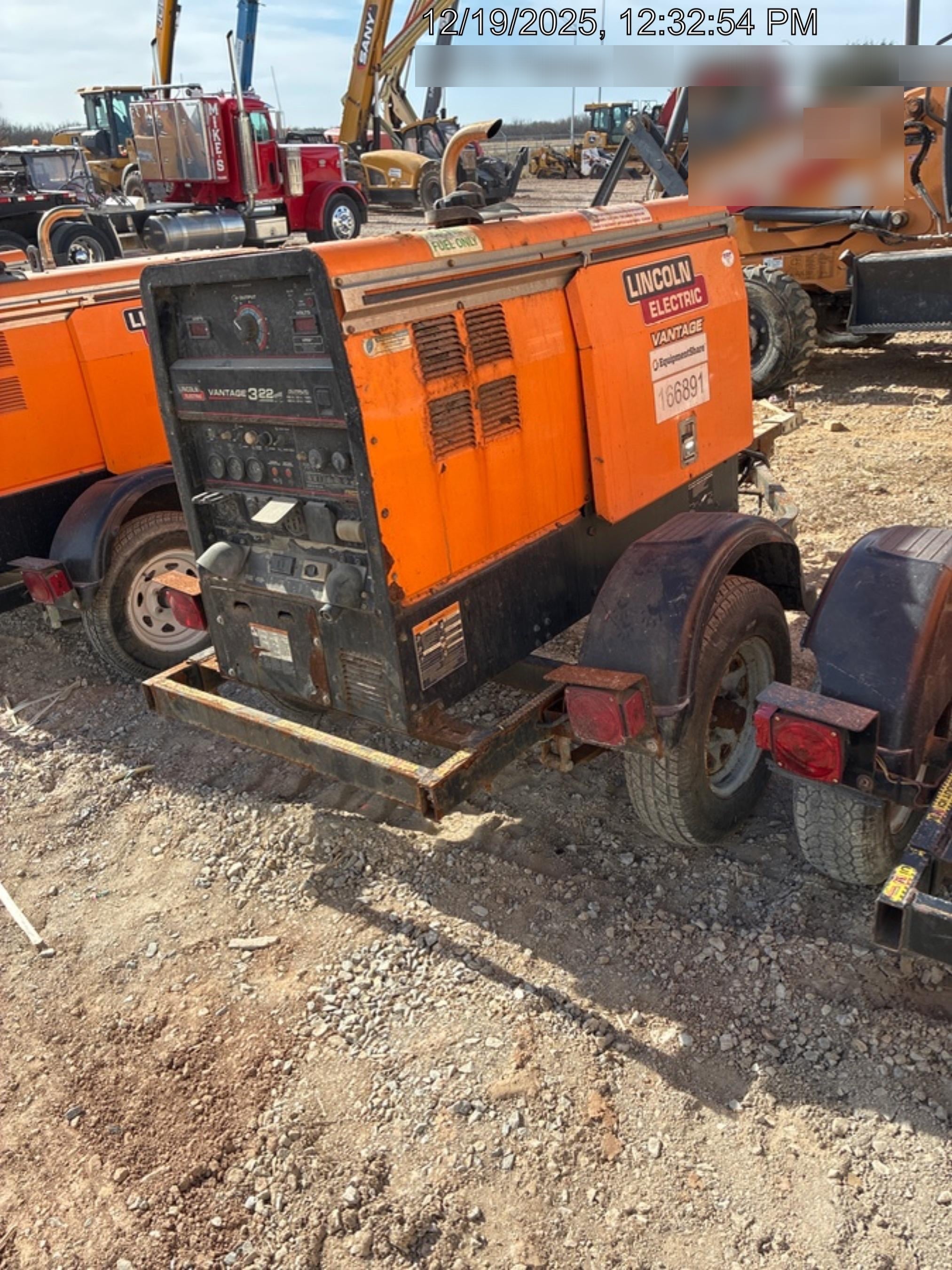 2021 Lincoln Electric Vantage 322 Vantage 322 Ready Pak 3 w/ Decals, ORANGE (includes trailer, cable rack, fender light kit) NO Telematics