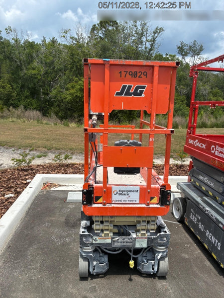 2021 JLG ES1330L