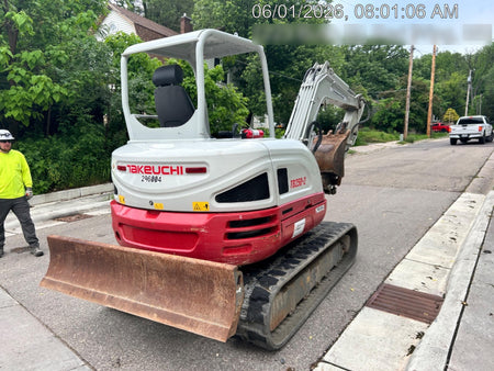 2023 TAKEUCHI TB250-2R
