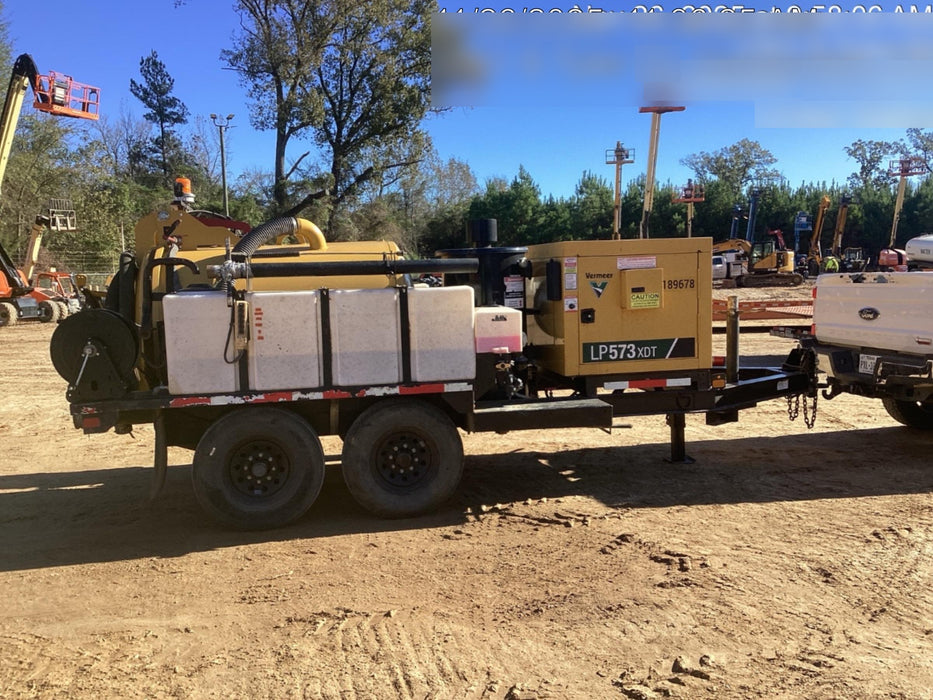 2021 Vac-Tron LP573XDT T4 Koehler Diesel Engine, 500 Gallon Debris Tank, x2 100 Gallon Water Tanks