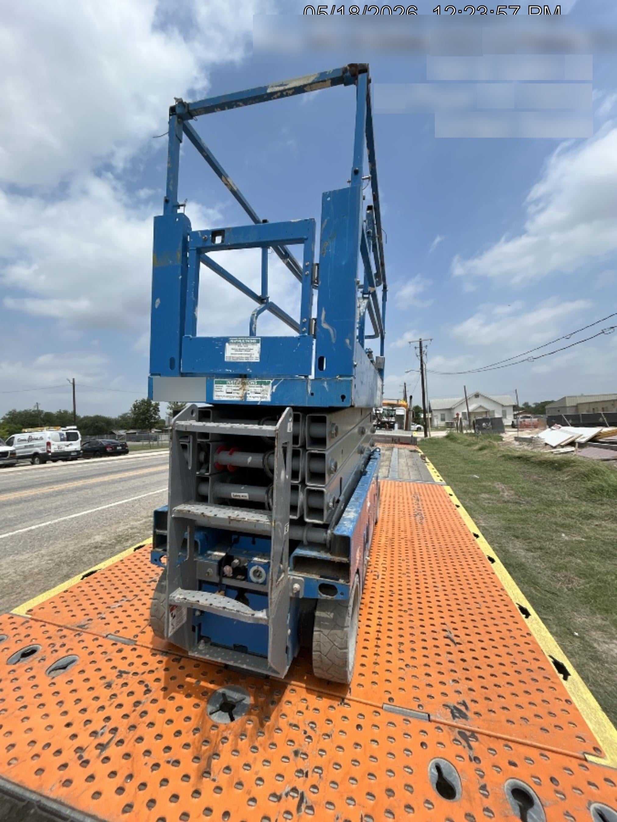 2019 Genie GS-2632 Folding rails with half height swing gate