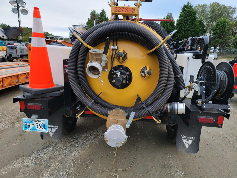 2022 Vac-Tron LP573XDT T4 Koehler Diesel Engine, 500 Gallon Debris Tank, x2 100 Gallon Water Tanks