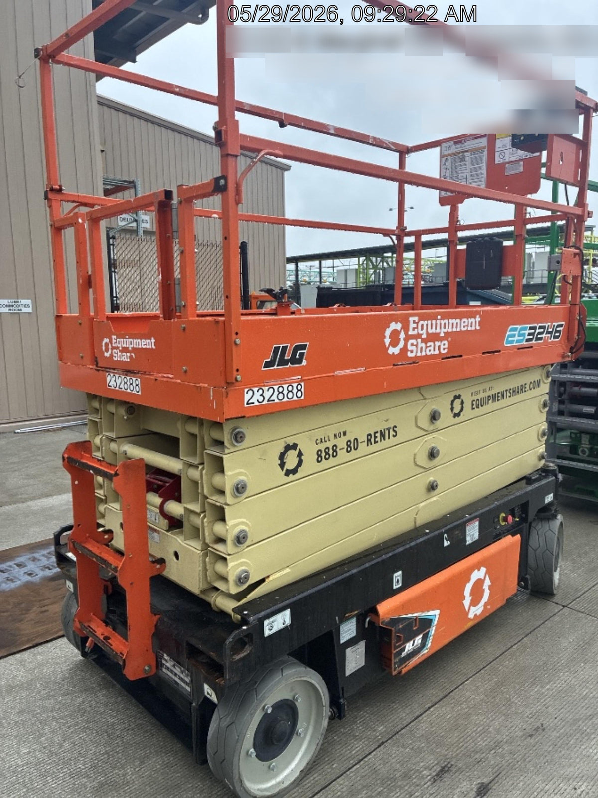 2022 JLG ES3246