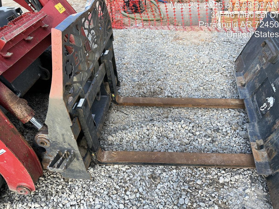 2022 PALADIN 48" Pallet Forks - Paladin