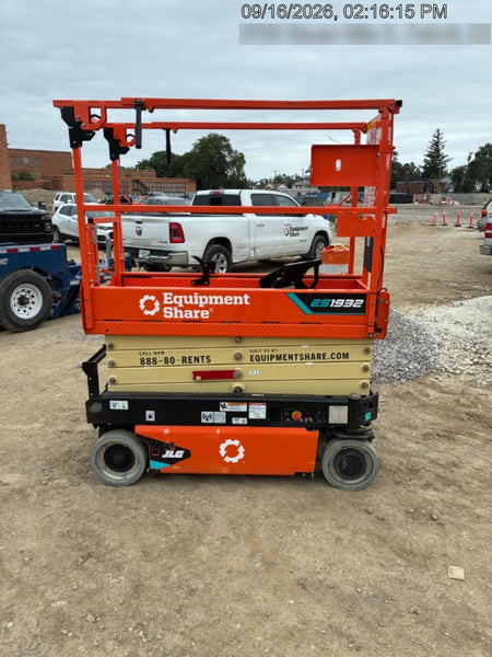 2025 JLG ES1932
