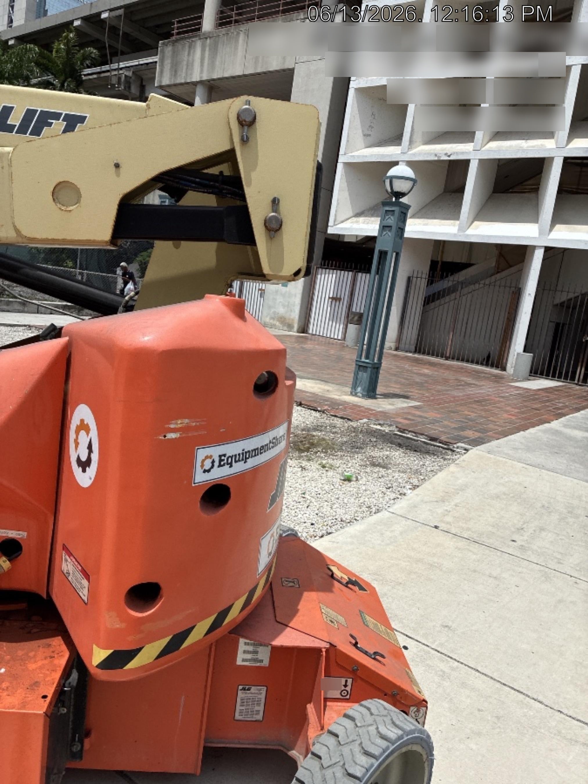 2022 JLG E400AJP Narrow