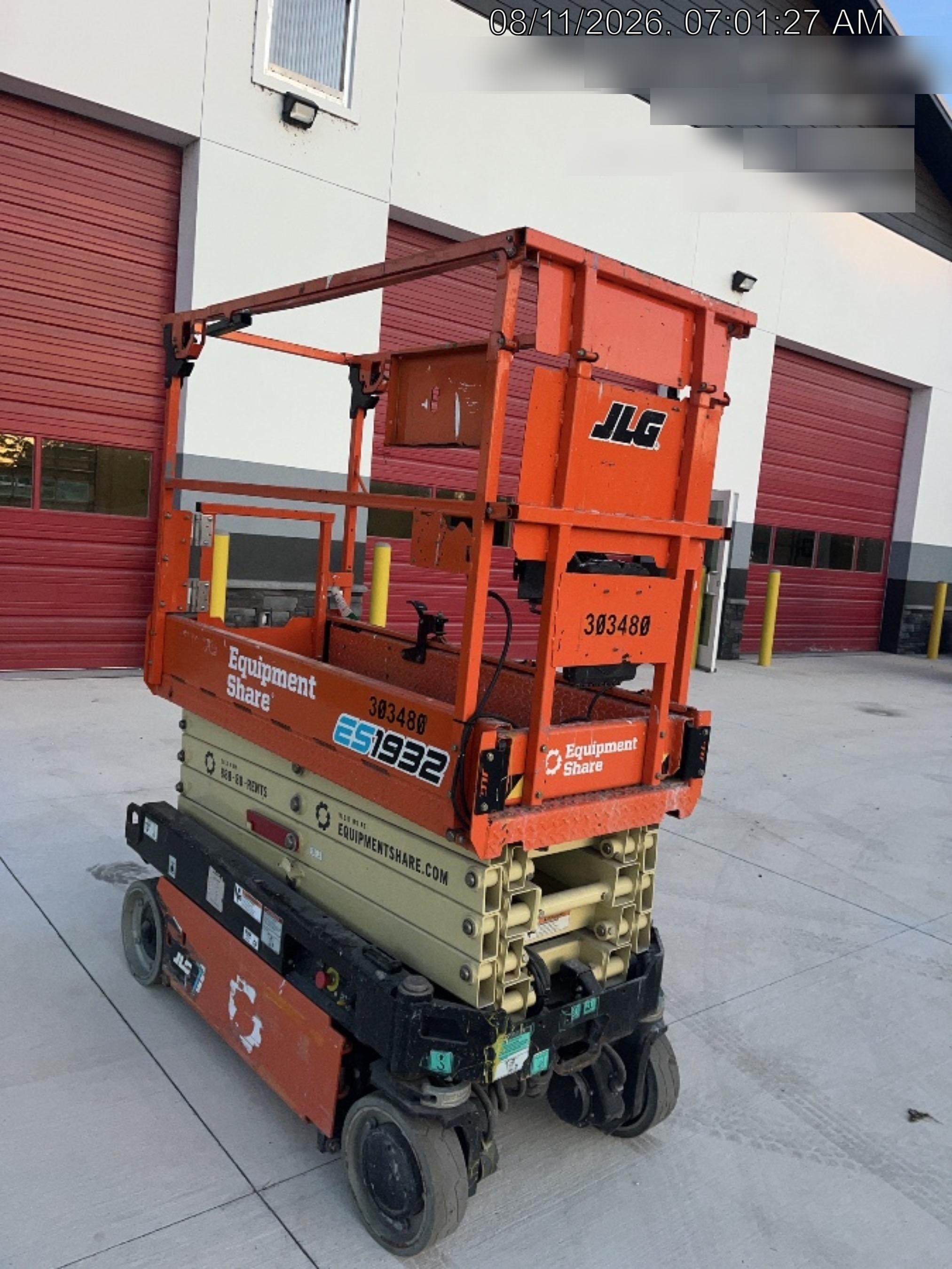 2023 JLG ES1932