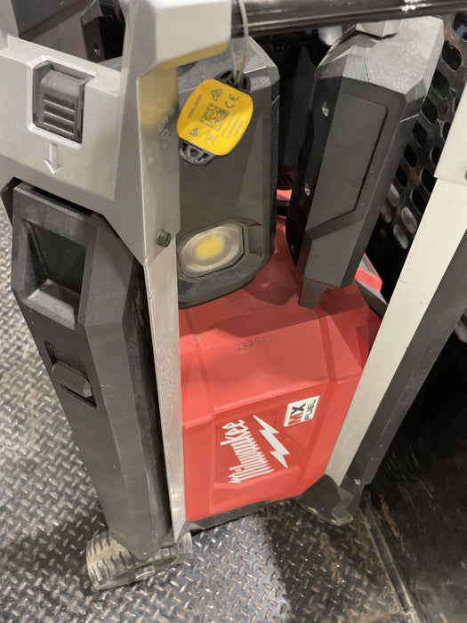 2022 MILWAUKEE MXF041-1XC