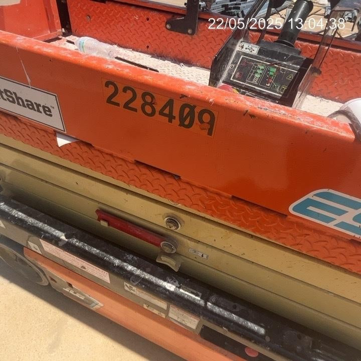2022 JLG ES1932