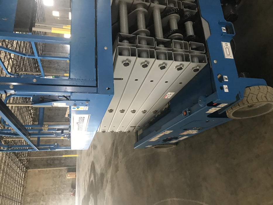 2019 Genie GS-4047 Folding rails with half height swing gate