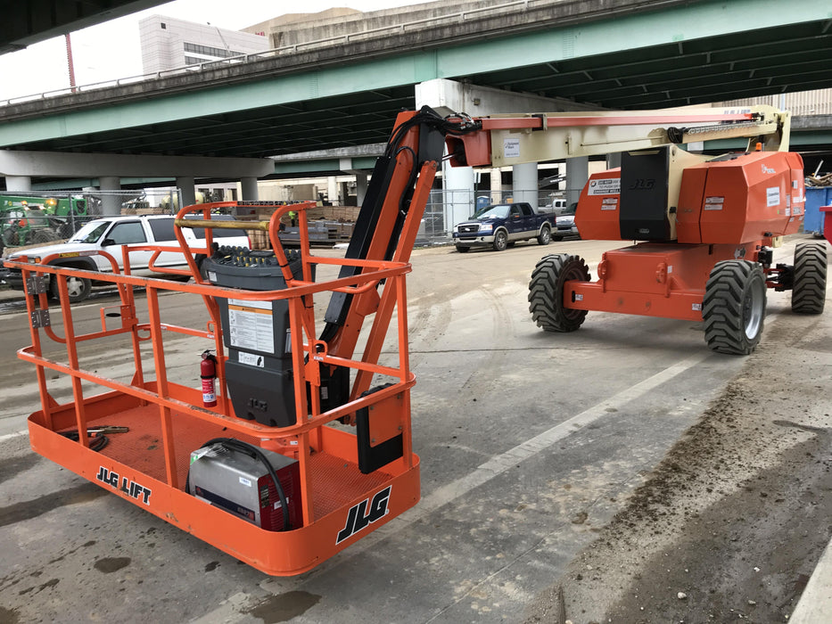 2019 JLG 800AJ