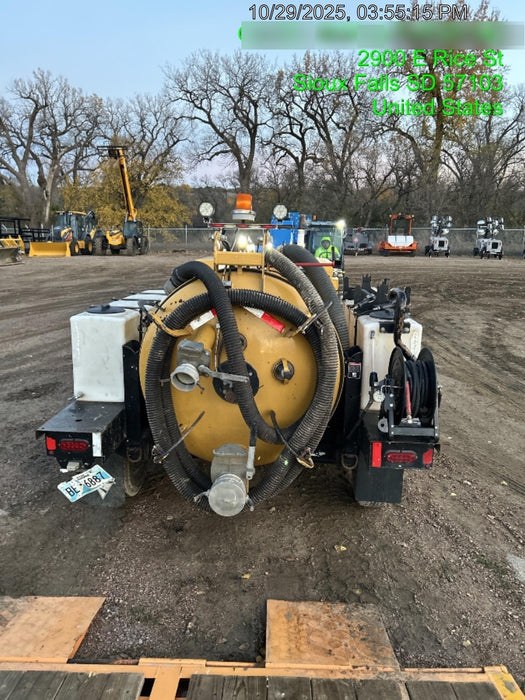 2022 VAC-TRON LP573XDT