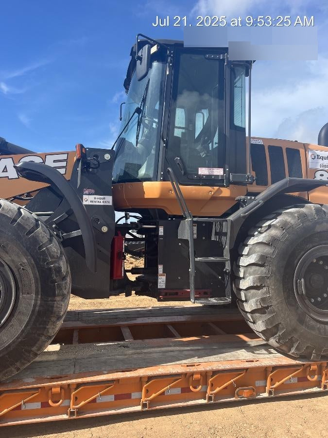 2023 CASE 821G
