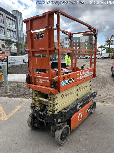 2023 JLG ES1932