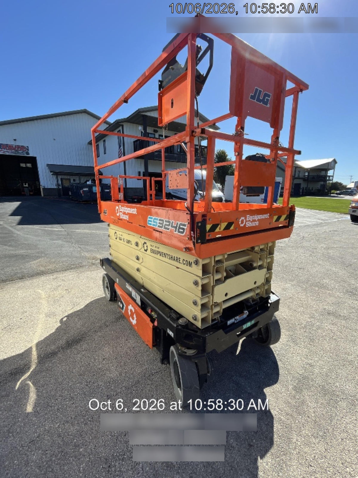 2022 JLG ES3246