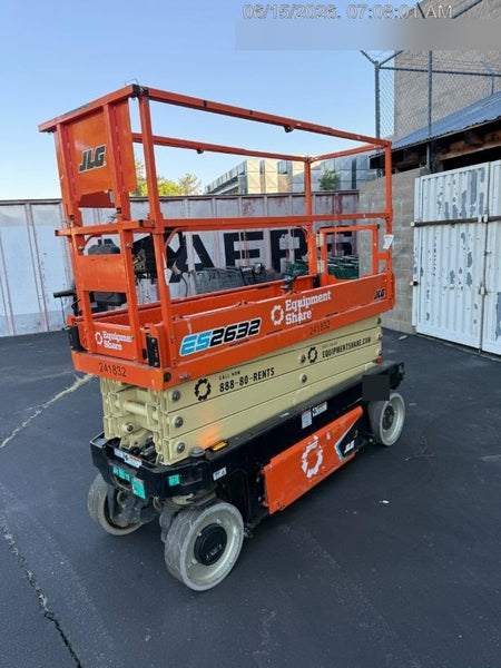 2022 JLG ES2632