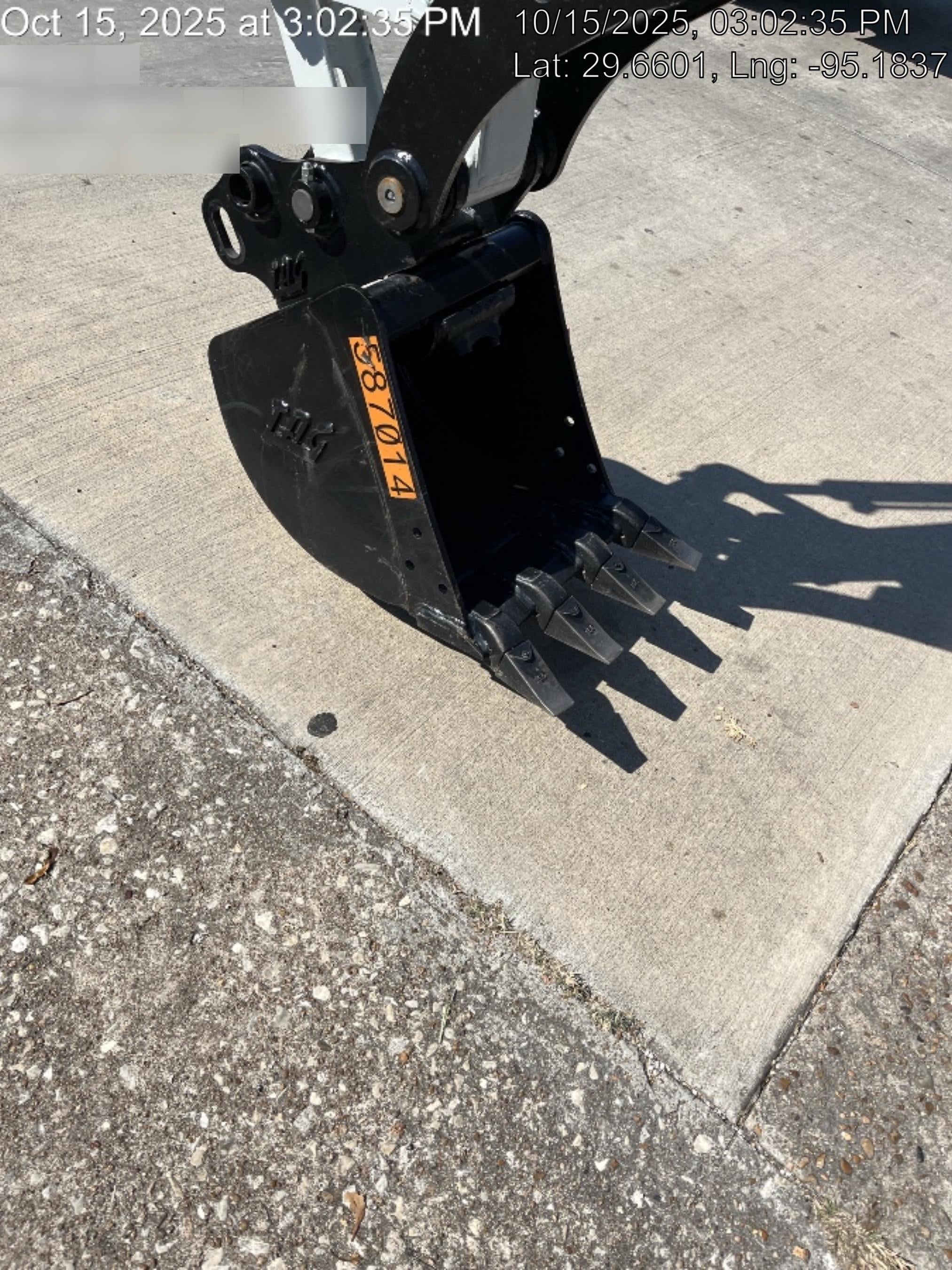 2025 TAKEUCHI 18" HD Bucket - Takeuchi