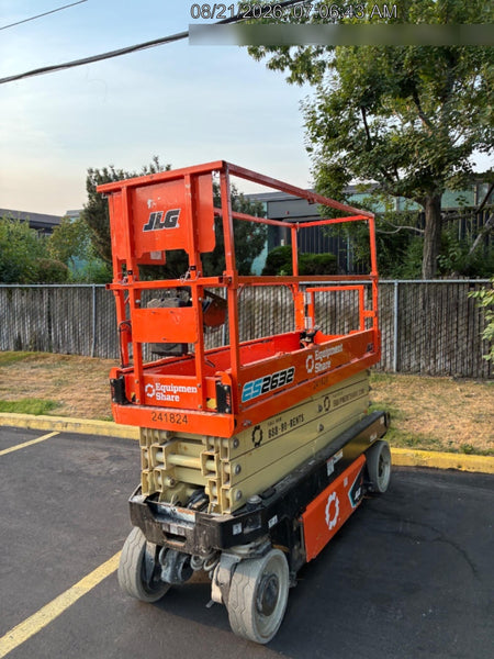 2022 JLG ES2632
