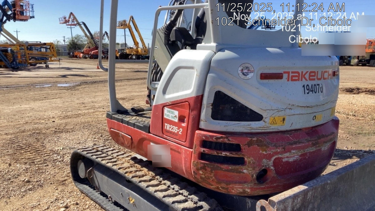 2021 TAKEUCHI TB235-2R