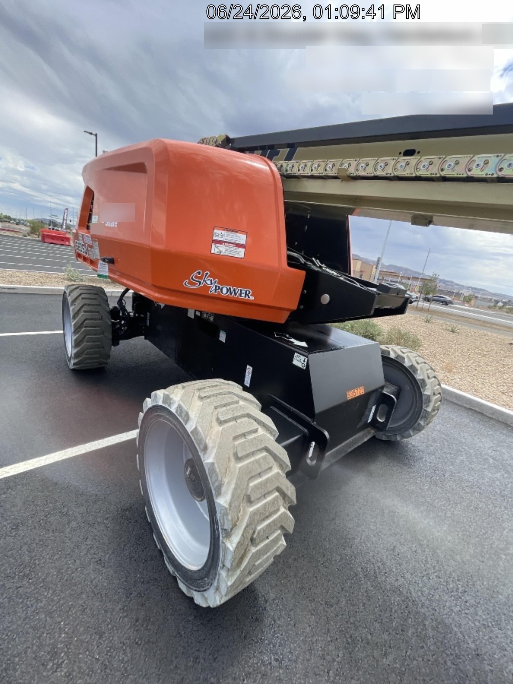 2025 JLG 660SJ