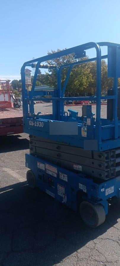 2019 Genie GS-1930 Half Height Swing Gate, 800W Inverter