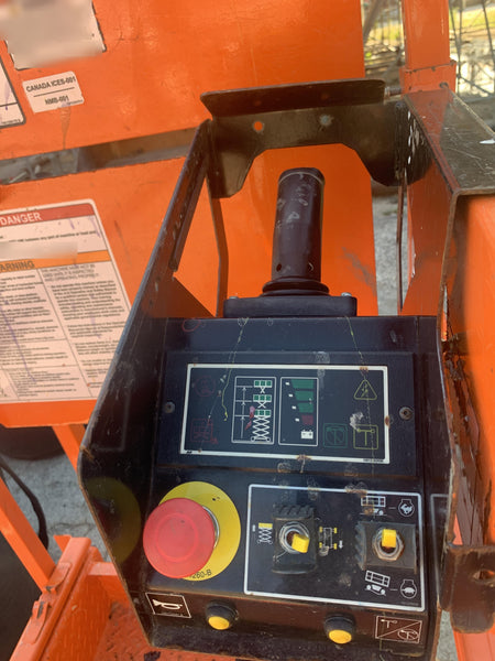 2022 JLG ES1932